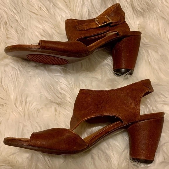 Chie Mihara Leather Block Heel Sandals, Size 36 - Picture 10 of 10